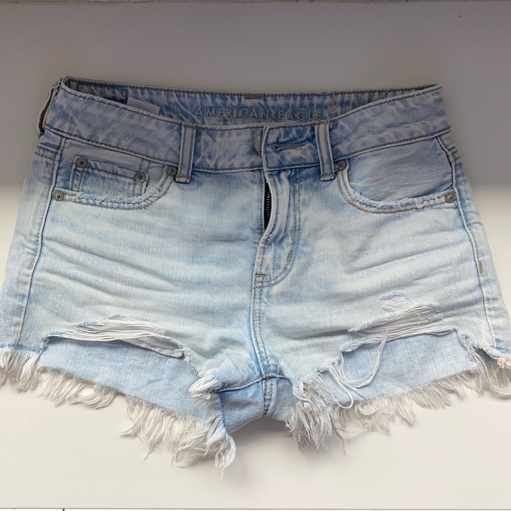 American Eagle light wash denim shorts